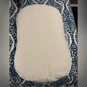 Snuggle me organic infant lounger